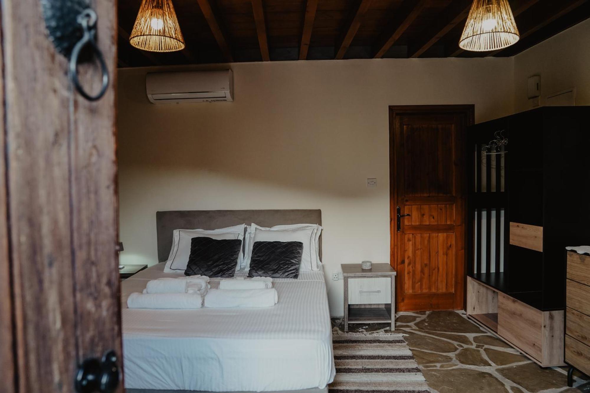 The Stonehouse Suites With Private Bath Spas Limassol Exterior foto